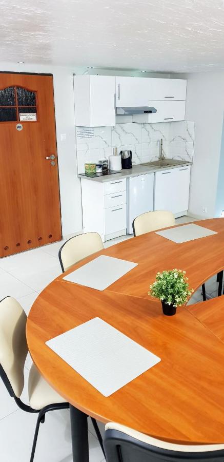 Willa-Restauracja Victoria Ostrowiec Świętokrzyski Dış mekan fotoğraf