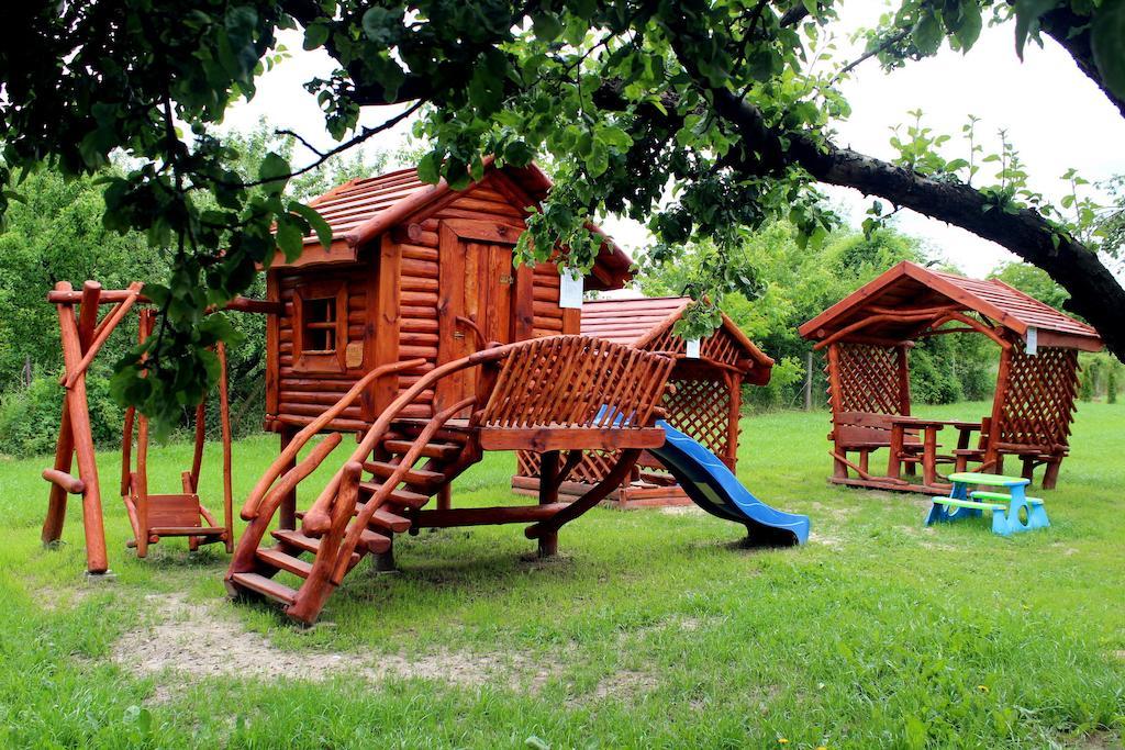 Willa-Restauracja Victoria Ostrowiec Świętokrzyski Dış mekan fotoğraf